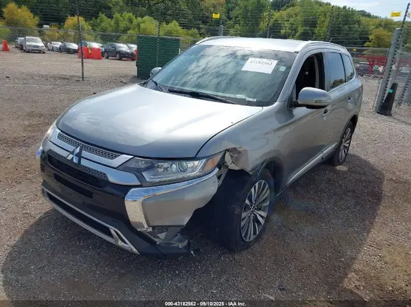 JA4AZ3A39LZ018592 2020 MITSUBISHI OUTLANDER - Image 2