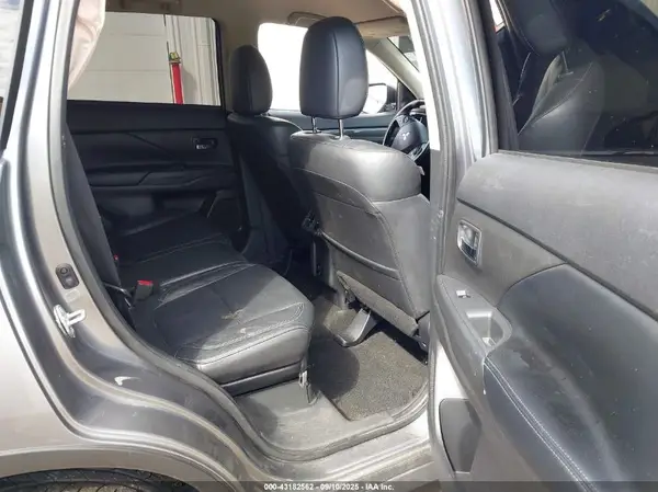 JA4AZ3A39LZ018592 2020 MITSUBISHI OUTLANDER - Image 8