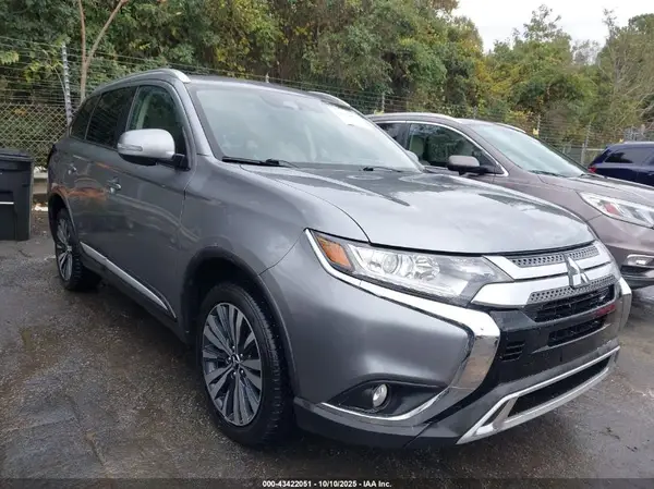 JA4AZ3A39LZ020617 2020 MITSUBISHI OUTLANDER - Image 1