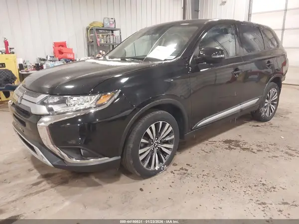 JA4AZ3A39LZ022108 2020 MITSUBISHI OUTLANDER - Image 2