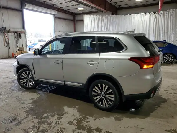 JA4AZ3A39LZ025509 2020 MITSUBISHI OUTLANDER - Image 2