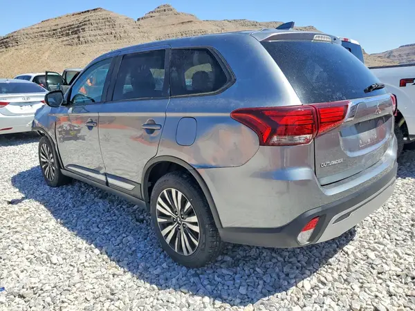 JA4AZ3A39LZ026014 2020 MITSUBISHI OUTLANDER - Image 2
