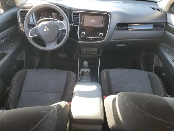 JA4AZ3A39LZ026417 2020 MITSUBISHI OUTLANDER - Image 8