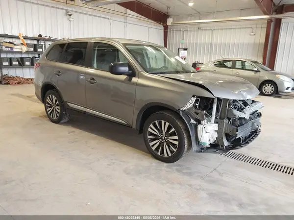 JA4AZ3A39LZ026479 2020 MITSUBISHI OUTLANDER - Image 1