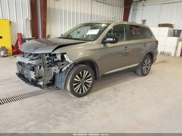 JA4AZ3A39LZ026479 2020 MITSUBISHI OUTLANDER - Image 2
