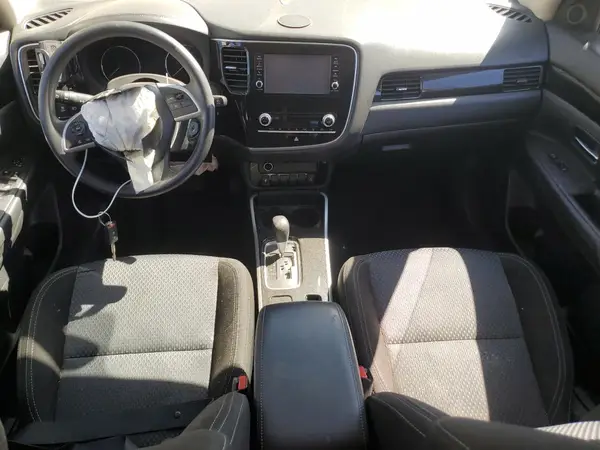 JA4AZ3A39LZ026496 2020 MITSUBISHI OUTLANDER - Image 8