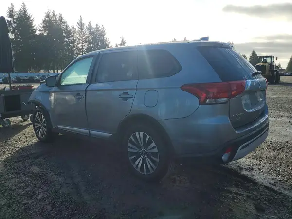 JA4AZ3A39LZ026515 2020 MITSUBISHI OUTLANDER - Image 2