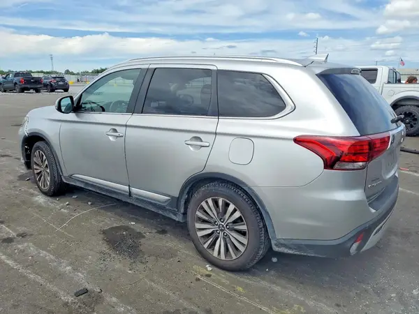 JA4AZ3A39LZ027020 2020 MITSUBISHI OUTLANDER - Image 2