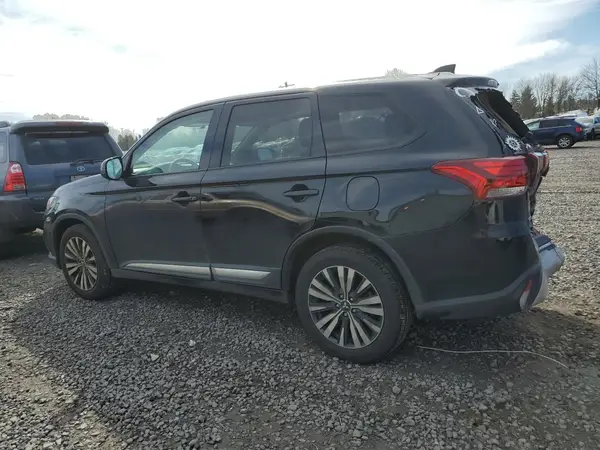 JA4AZ3A39LZ027776 2020 MITSUBISHI OUTLANDER - Image 2