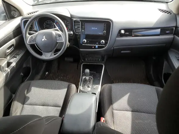 JA4AZ3A39LZ027776 2020 MITSUBISHI OUTLANDER - Image 8