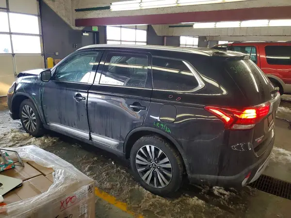 JA4AZ3A39LZ029785 2020 MITSUBISHI OUTLANDER - Image 2