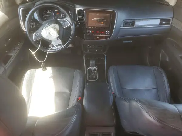 JA4AZ3A39LZ041175 2020 MITSUBISHI OUTLANDER - Image 8