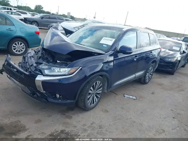 JA4AZ3A39LZ042844 2020 MITSUBISHI OUTLANDER - Image 2