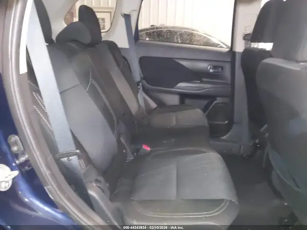 JA4AZ3A39LZ045596 2020 MITSUBISHI OUTLANDER - Image 8