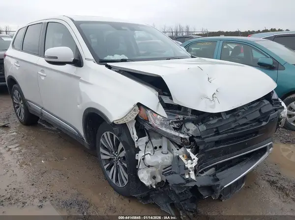 JA4AZ3A39LZ047414 2020 MITSUBISHI OUTLANDER - Image 1