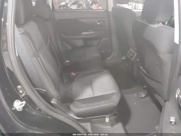 JA4AZ3A39LZ048384 2020 MITSUBISHI OUTLANDER - Image 8