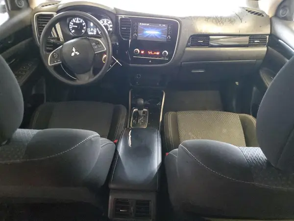JA4AZ3A39LZ048577 2020 MITSUBISHI OUTLANDER - Image 8