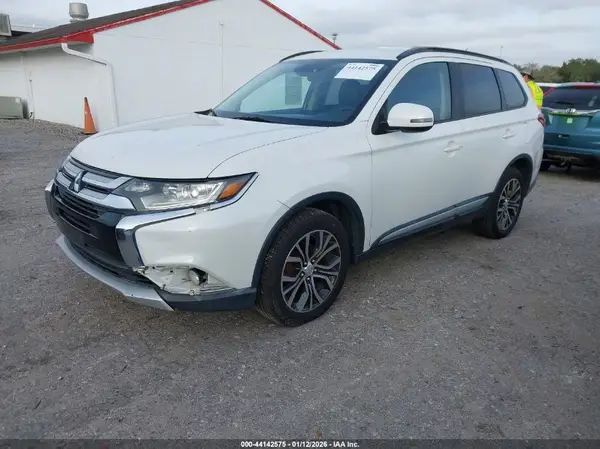 JA4AZ3A3XGZ001743 2016 MITSUBISHI OUTLANDER - Image 2