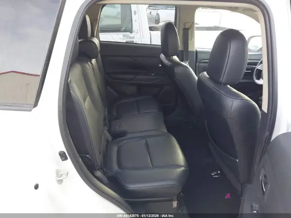 JA4AZ3A3XGZ001743 2016 MITSUBISHI OUTLANDER - Image 8