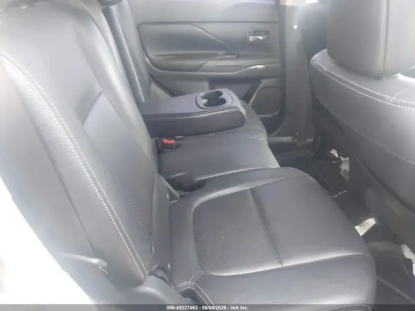 JA4AZ3A3XGZ002388 2016 MITSUBISHI OUTLANDER - Image 8