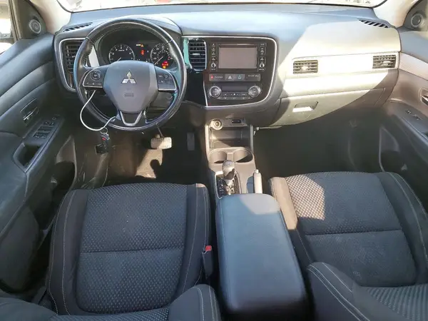 JA4AZ3A3XGZ004268 2016 MITSUBISHI OUTLANDER - Image 8