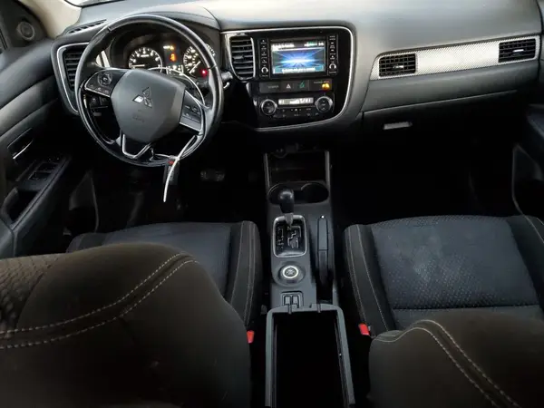 JA4AZ3A3XGZ004710 2016 MITSUBISHI OUTLANDER - Image 8