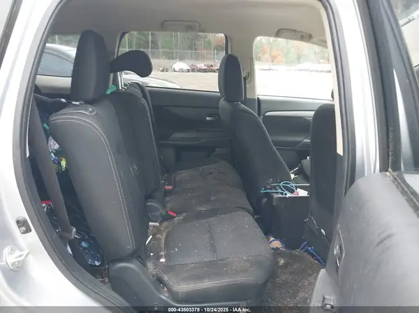JA4AZ3A3XGZ005467 2016 MITSUBISHI OUTLANDER - Image 8