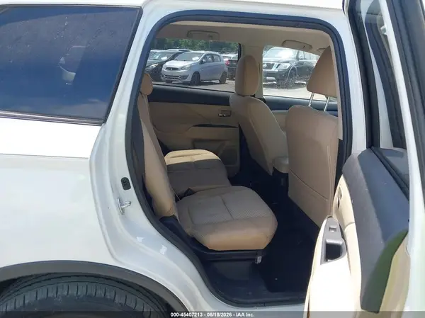 JA4AZ3A3XGZ012127 2016 MITSUBISHI OUTLANDER - Image 8
