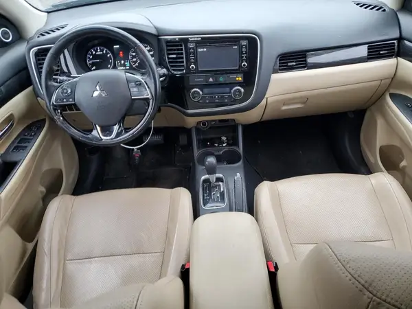 JA4AZ3A3XGZ012208 2016 MITSUBISHI OUTLANDER - Image 8
