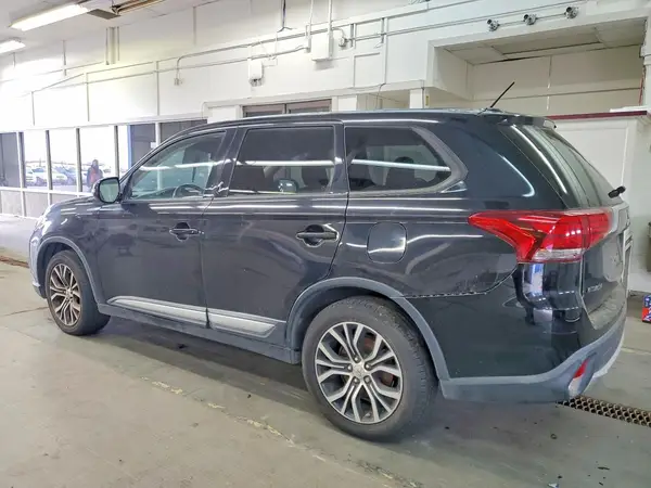 JA4AZ3A3XGZ013326 2016 MITSUBISHI OUTLANDER - Image 2