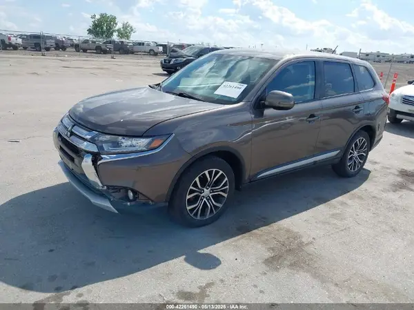 JA4AZ3A3XGZ014041 2016 MITSUBISHI OUTLANDER - Image 2