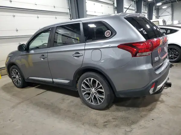 JA4AZ3A3XGZ015223 2016 MITSUBISHI OUTLANDER - Image 2