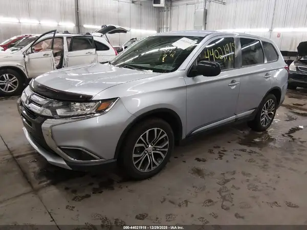 JA4AZ3A3XGZ016257 2016 MITSUBISHI OUTLANDER - Image 2