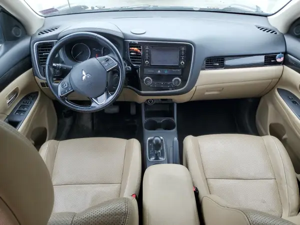JA4AZ3A3XGZ021264 2016 MITSUBISHI OUTLANDER - Image 8