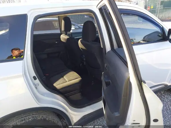 JA4AZ3A3XGZ026299 2016 MITSUBISHI OUTLANDER - Image 8