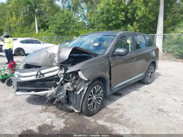 JA4AZ3A3XGZ035357 2016 MITSUBISHI OUTLANDER - Image 2