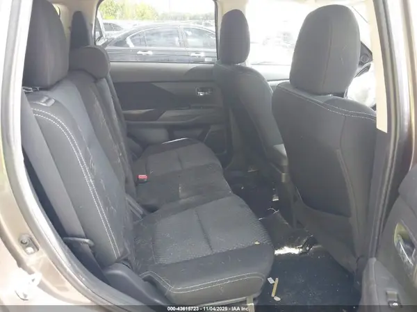 JA4AZ3A3XGZ035357 2016 MITSUBISHI OUTLANDER - Image 8
