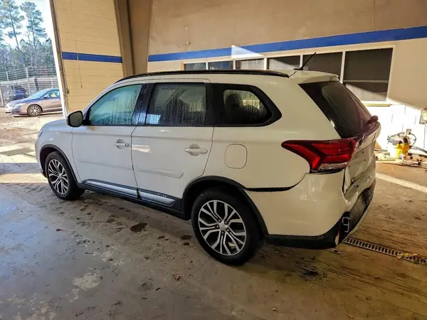 JA4AZ3A3XGZ037710 2016 MITSUBISHI OUTLANDER - Image 2