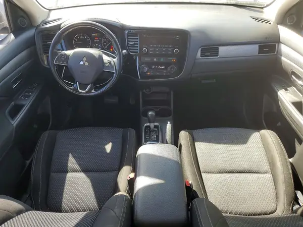 JA4AZ3A3XGZ038503 2016 MITSUBISHI OUTLANDER - Image 8