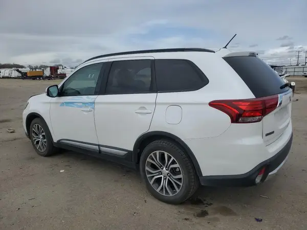 JA4AZ3A3XGZ038985 2016 MITSUBISHI OUTLANDER - Image 2