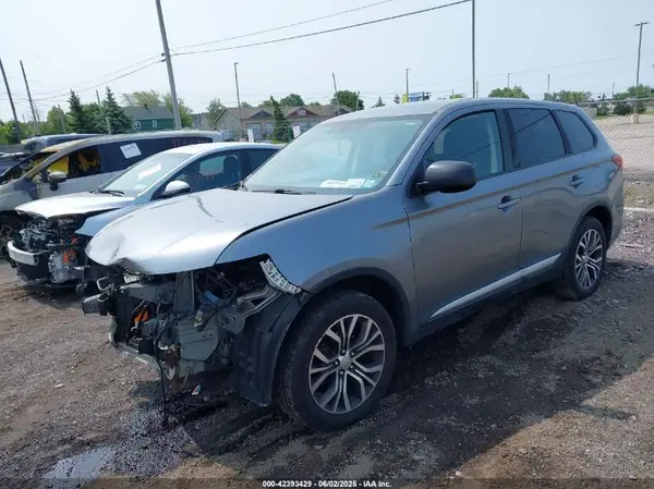 JA4AZ3A3XGZ049548 2016 MITSUBISHI OUTLANDER - Image 2
