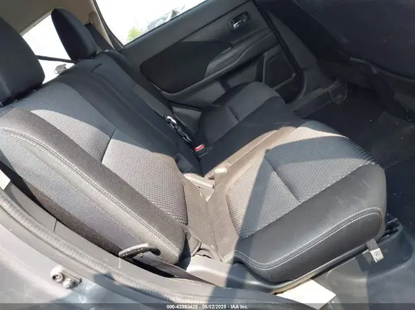 JA4AZ3A3XGZ049548 2016 MITSUBISHI OUTLANDER - Image 8
