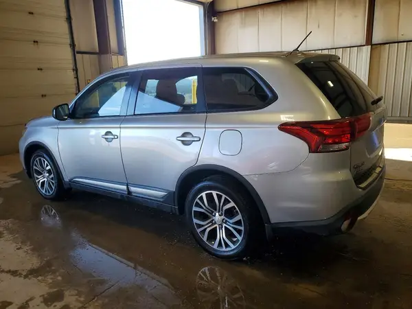 JA4AZ3A3XGZ061358 2016 MITSUBISHI OUTLANDER - Image 2