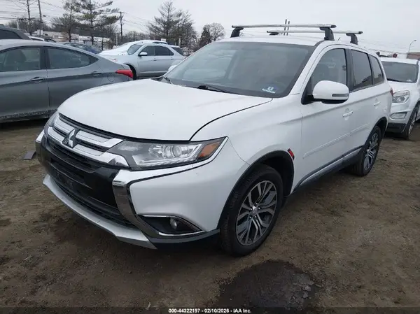 JA4AZ3A3XGZ063000 2016 MITSUBISHI OUTLANDER - Image 2