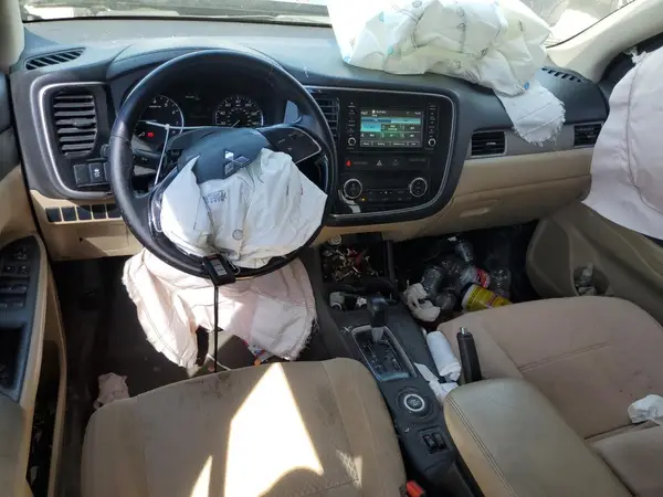 JA4AZ3A3XGZ063658 2016 MITSUBISHI OUTLANDER - Image 8