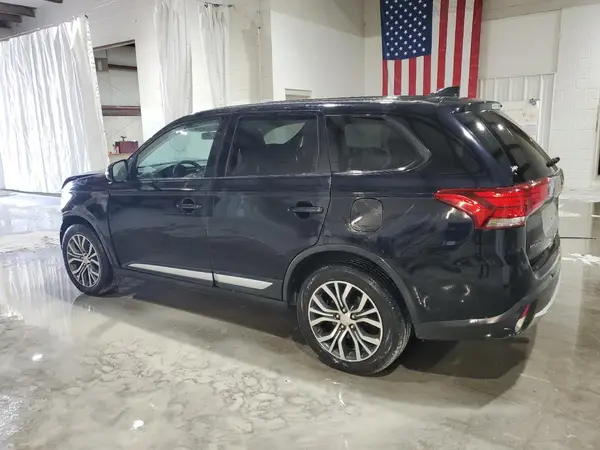 JA4AZ3A3XHZ002909 2017 MITSUBISHI OUTLANDER - Image 2