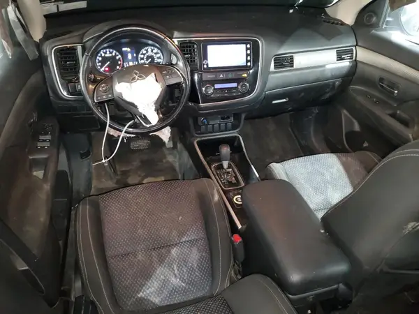JA4AZ3A3XHZ002909 2017 MITSUBISHI OUTLANDER - Image 8
