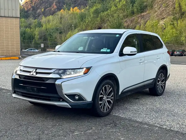 JA4AZ3A3XHZ004630 2017 MITSUBISHI OUTLANDER - Image 2