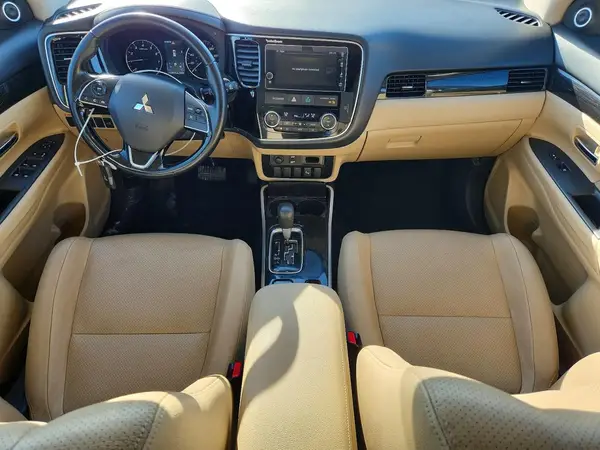 JA4AZ3A3XHZ006538 2017 MITSUBISHI OUTLANDER - Image 8