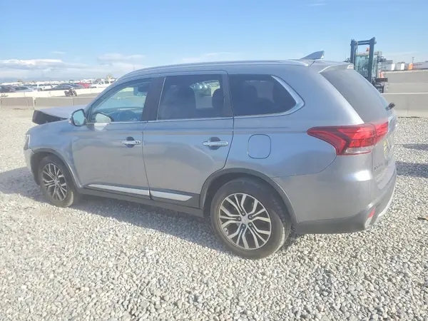 JA4AZ3A3XHZ006569 2017 MITSUBISHI OUTLANDER - Image 2